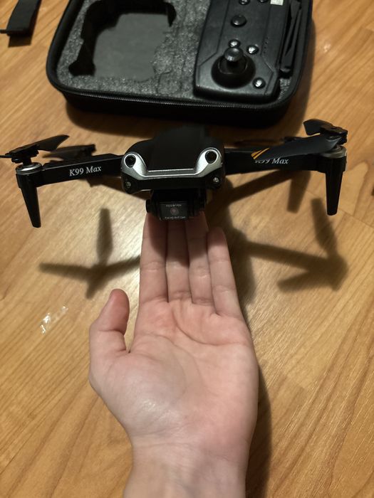 Drona OAS K99 MAX moua filmeaza 4K, portabila