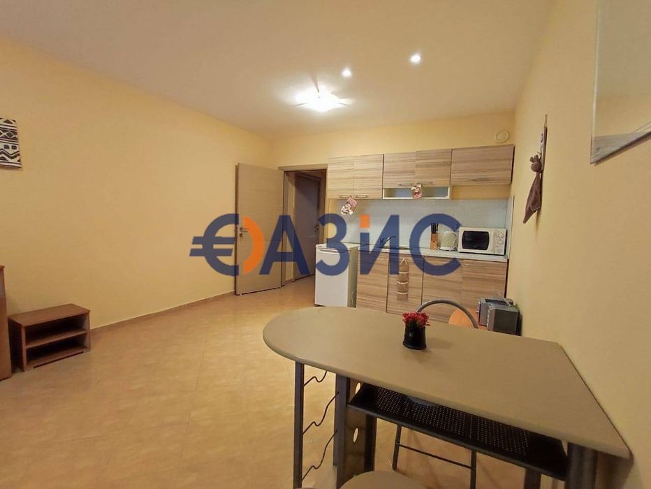 Продава се Двустаен апартамент в к.к. Слънчев бряг - 60 кв.м за 1032 €/кв.м - Снимка #4