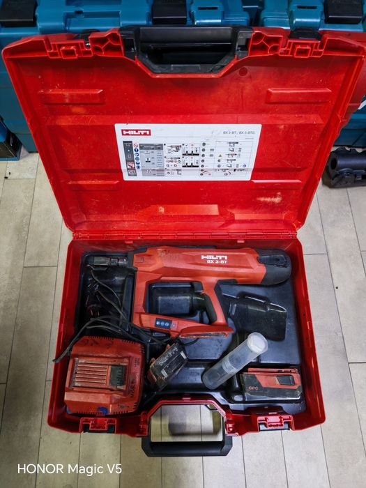 Pistol HILTI BX 3-BT (02) de implantat bolțuri pe acumulator
BX 3-BT A