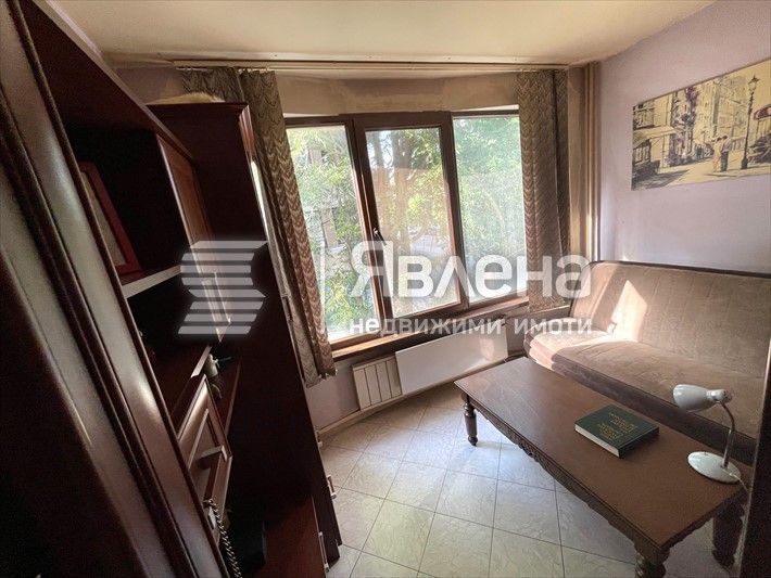Продава се Тристаен апартамент в Бургас, Братя Миладинови - 74 кв.м за 1784 €/кв.м - Снимка #2