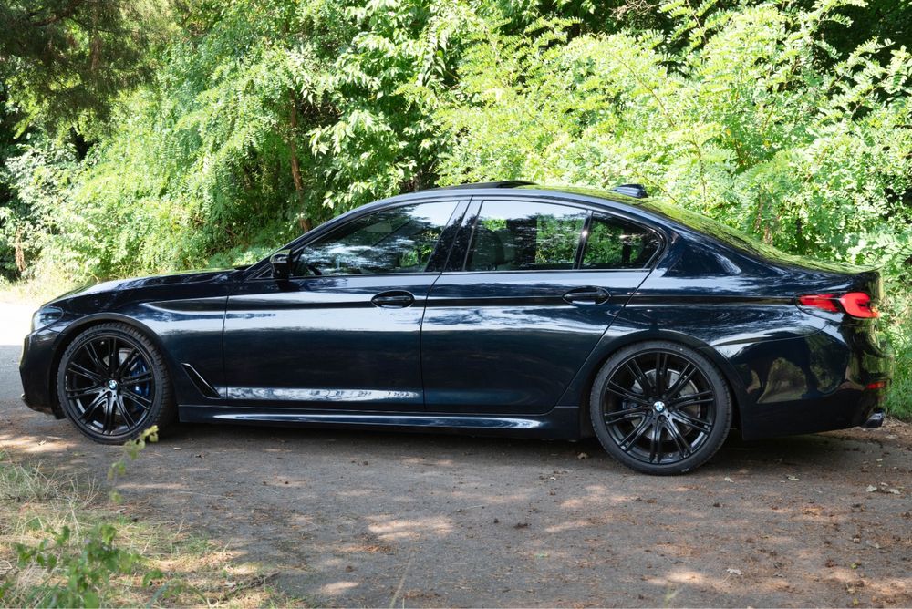 BMW 540i xDrive 2017 3.0l benzina 340 cai jante 20 piele alba