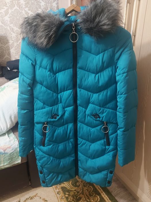 Продам женскую зимнюю куртку