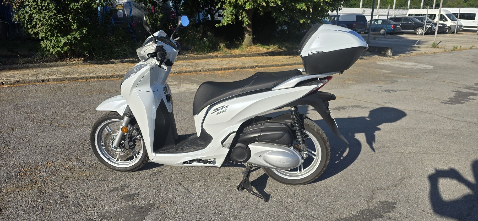 Скутер Honda SH-300i