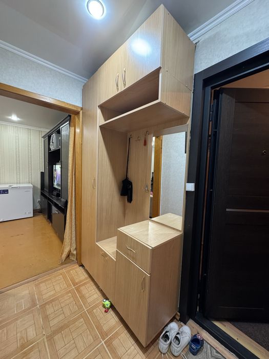 Продам прихожку срочно