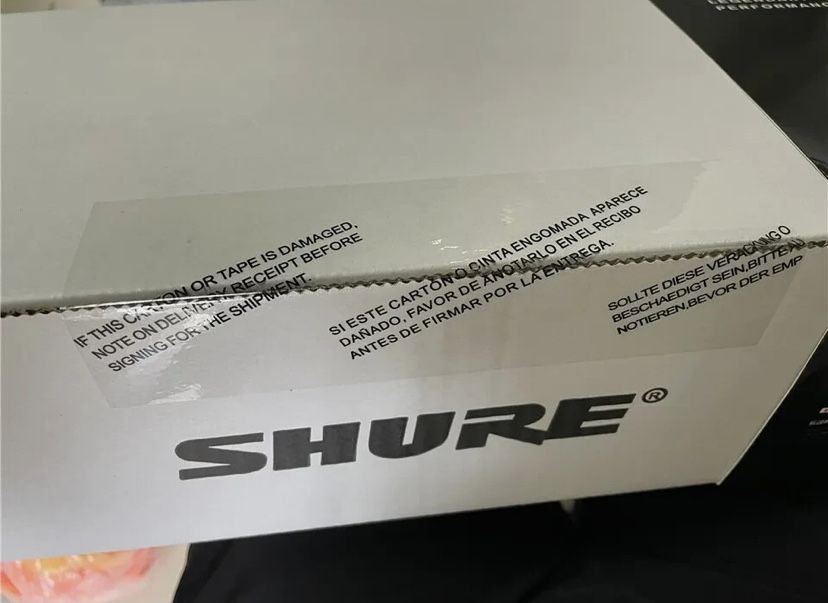 Продавам Нов Shure SM7B микрофон