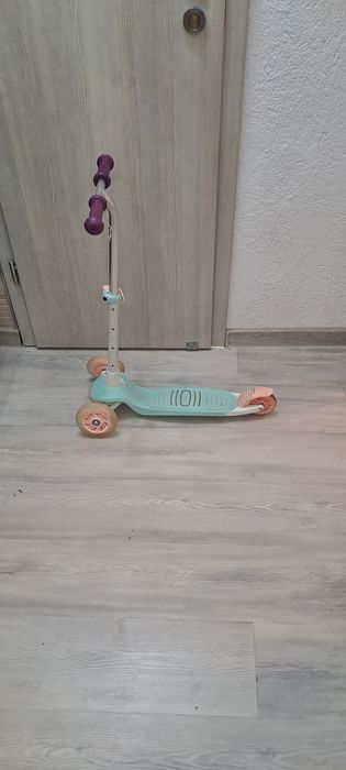 Vand trotineta copii varsta 4   -   8 ani