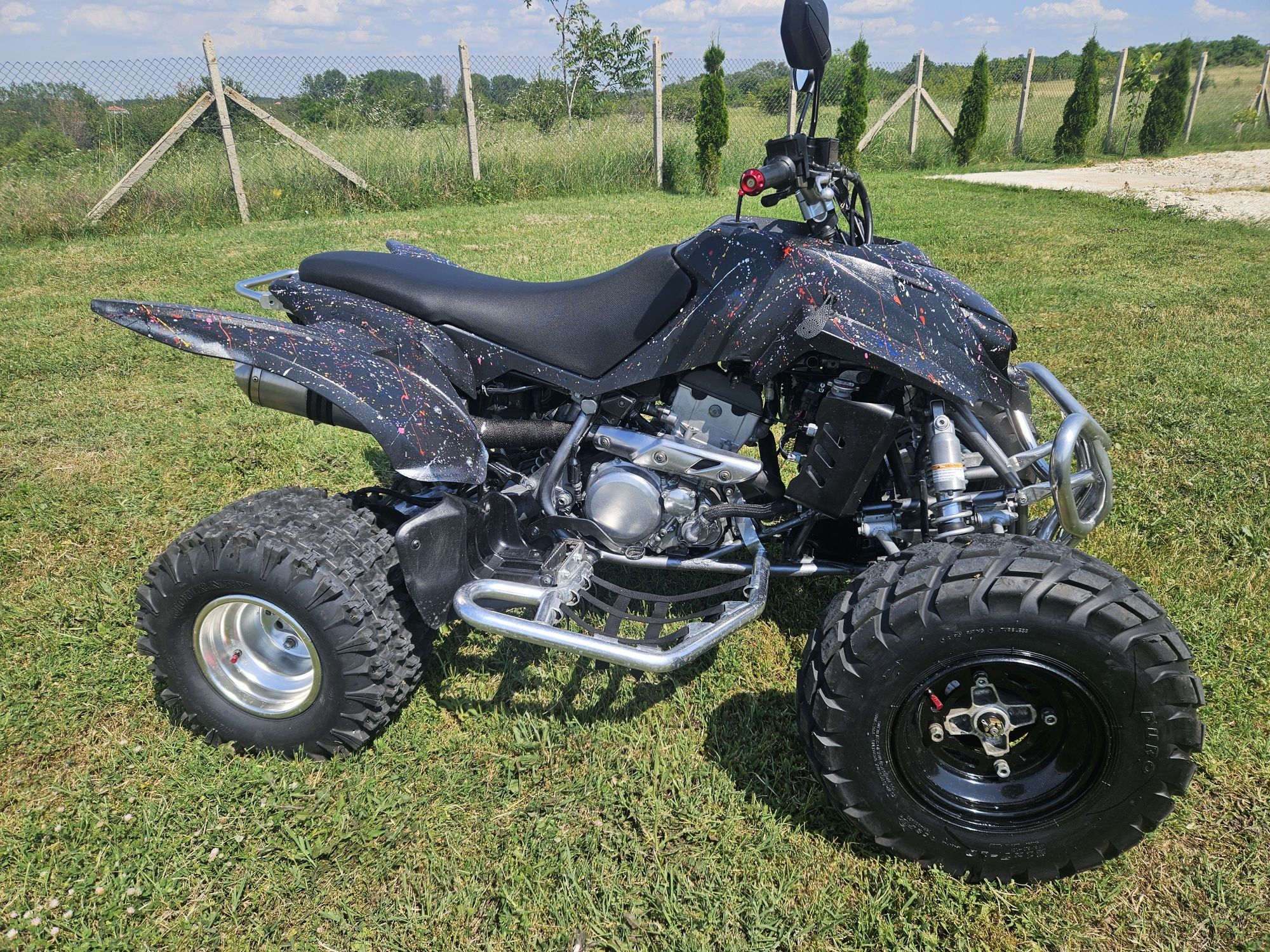 ATV  Arctic cat DVX 400  ; Suzuki ltz 400