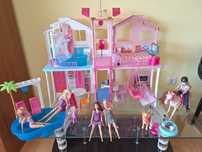 Къщата на Барби Barbie с подарък