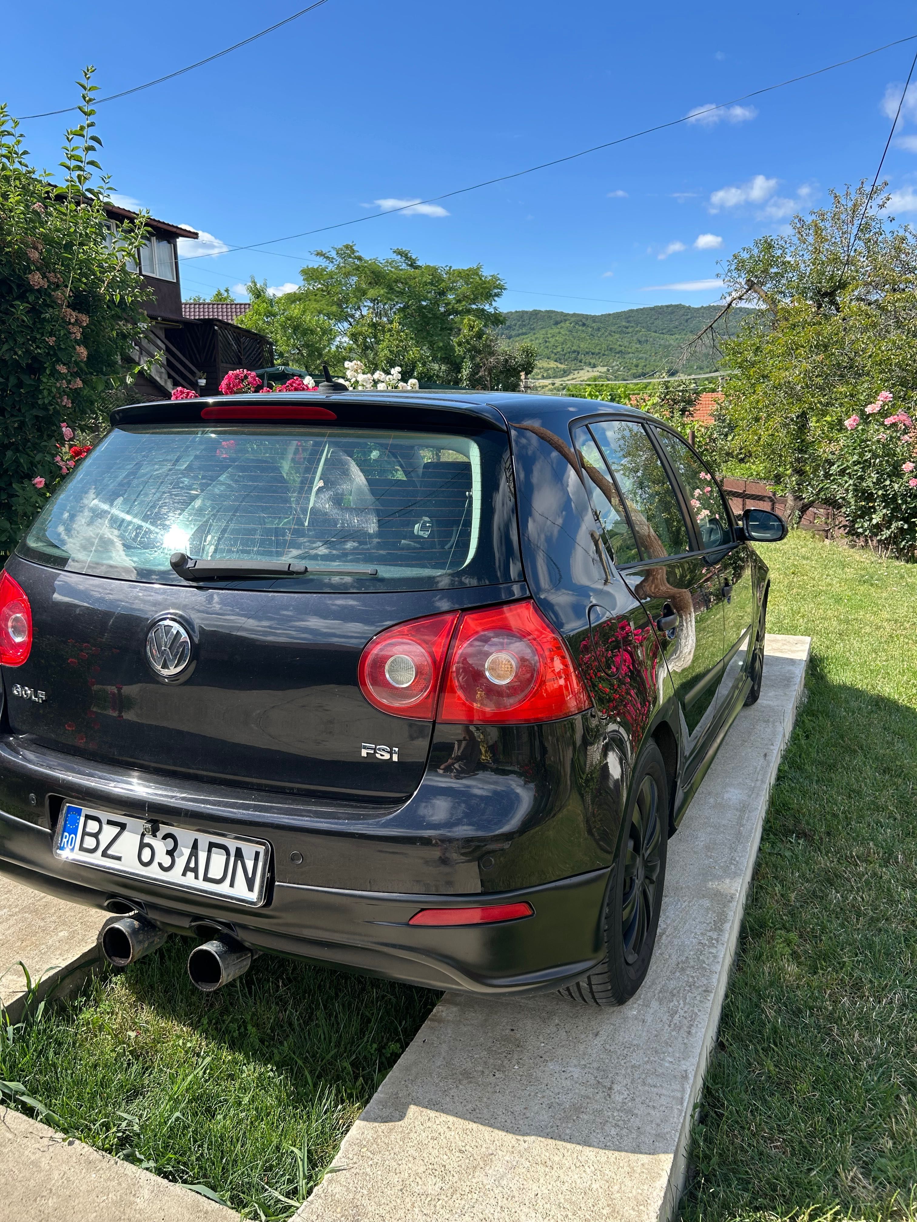 Vând golf 5 1.6 benzină