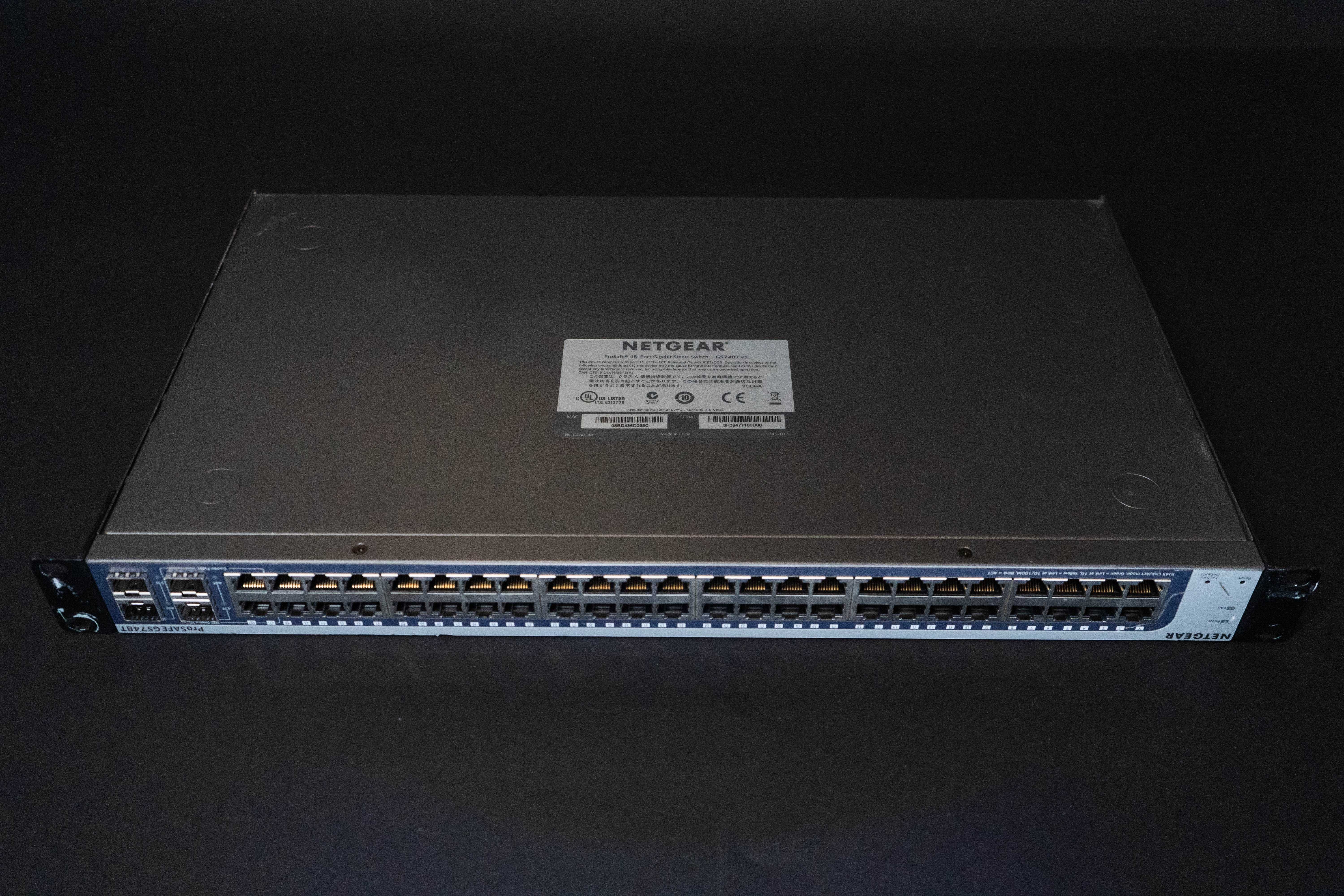 Netgear GS748T Суич  48 порта + 4 x SFP порта