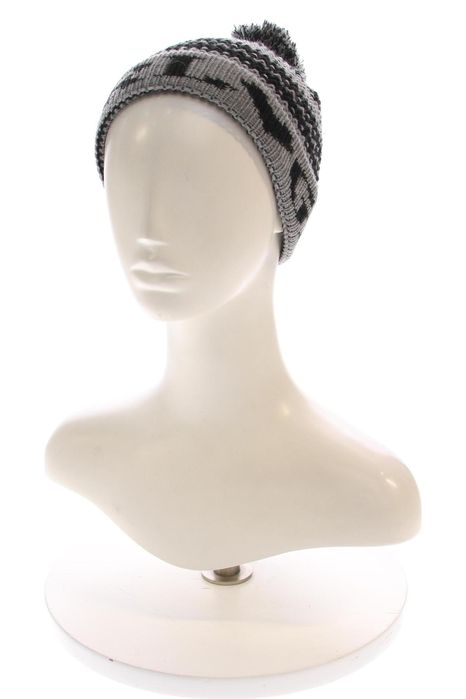 Benetton сшапка 10 евра