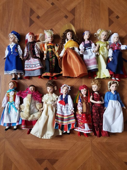 Куклы фарфоровые