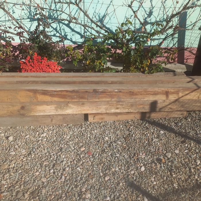 Vând grinzi de brad 4 buc,4 metri