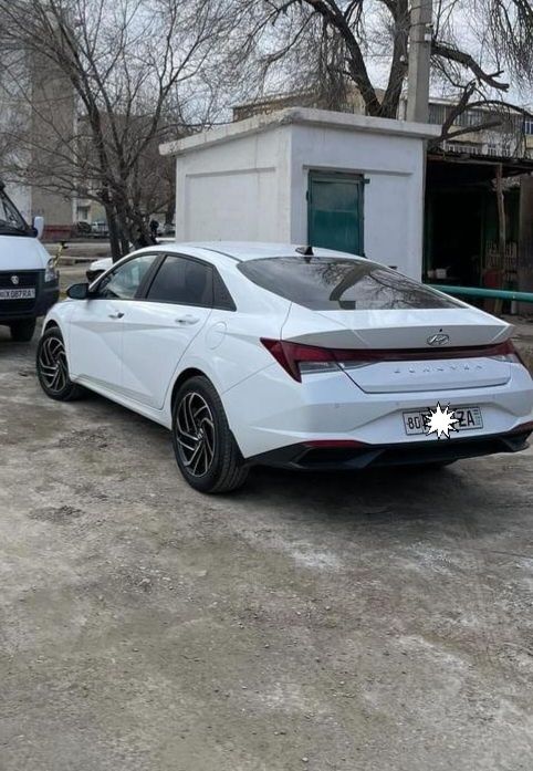 Hyundai Elantra 2022