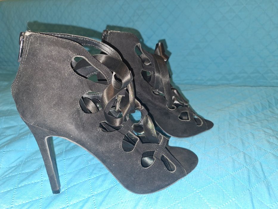 Pantofi eleganti