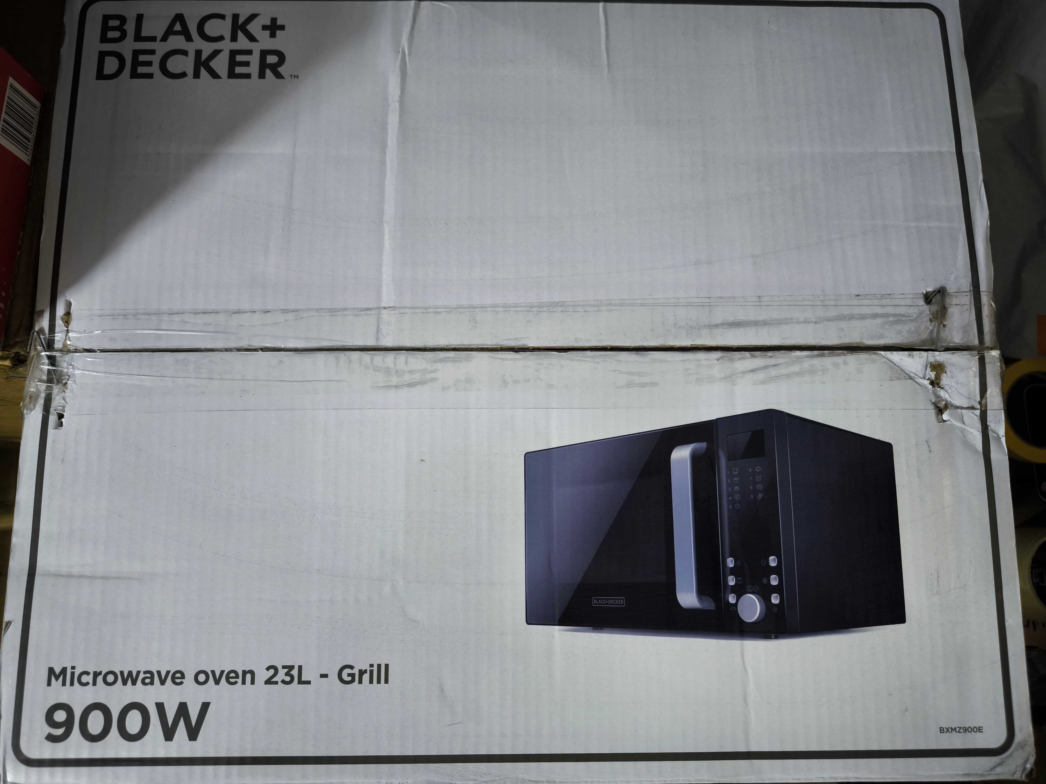 НОВА Микровълнова Фурна Black& Decker BXMZ900E
