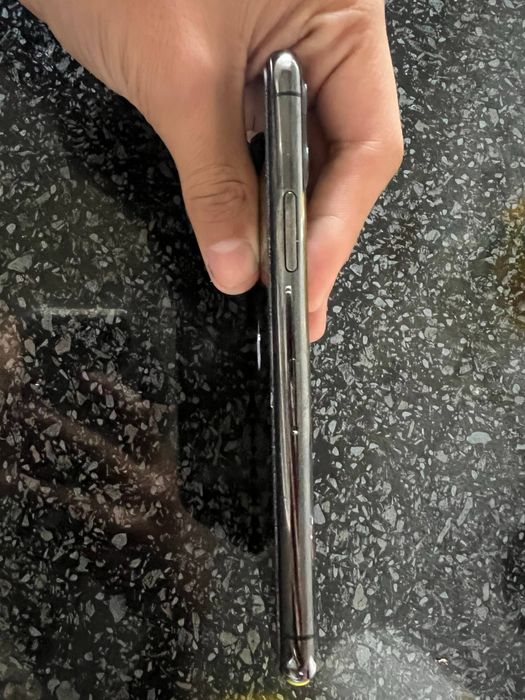 iphone 11 pro idila kichkina oynasida singan joyi bor bilinmedi umumna