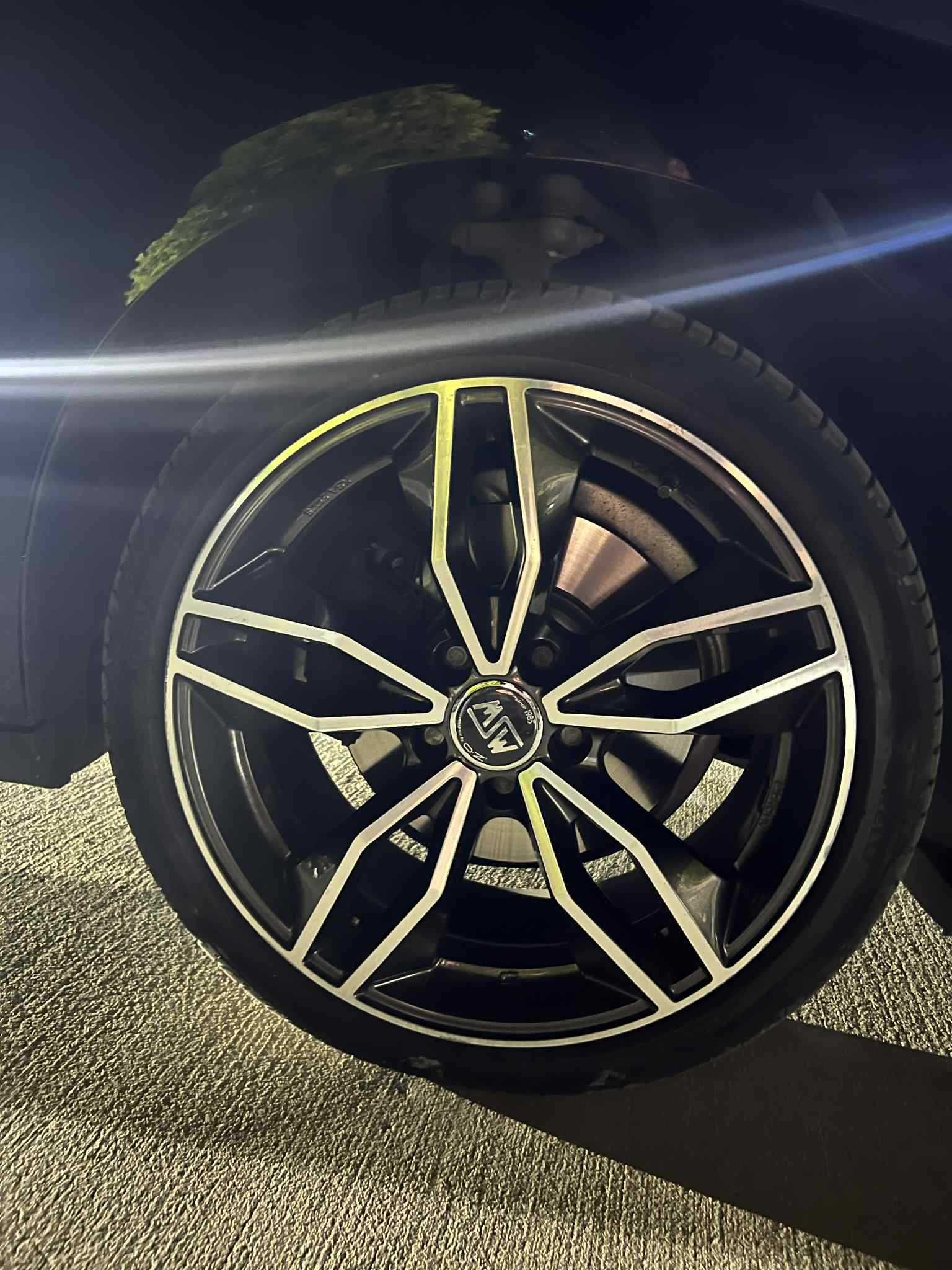 Гуми с джанти Pirelli нисък профил