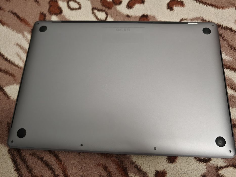 MacBook pro 2016 15" i7 16gb  512ssd