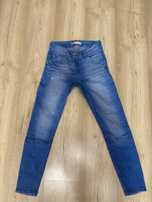 Blugi albastri denim