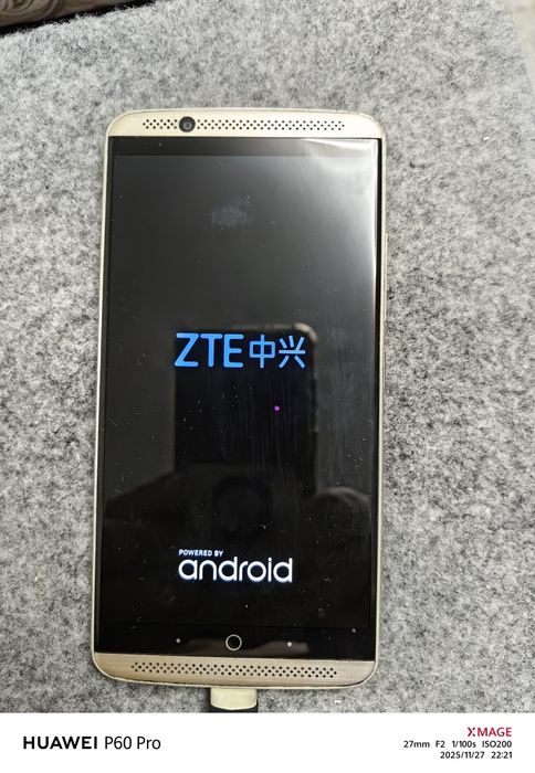 Смартфон ZTE AXON 7