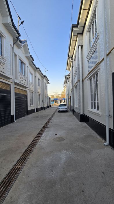 Сотилади ЕвроКоттедж Кибрай Продаётся 1.2 сот 253кв 3 этаж 90 000