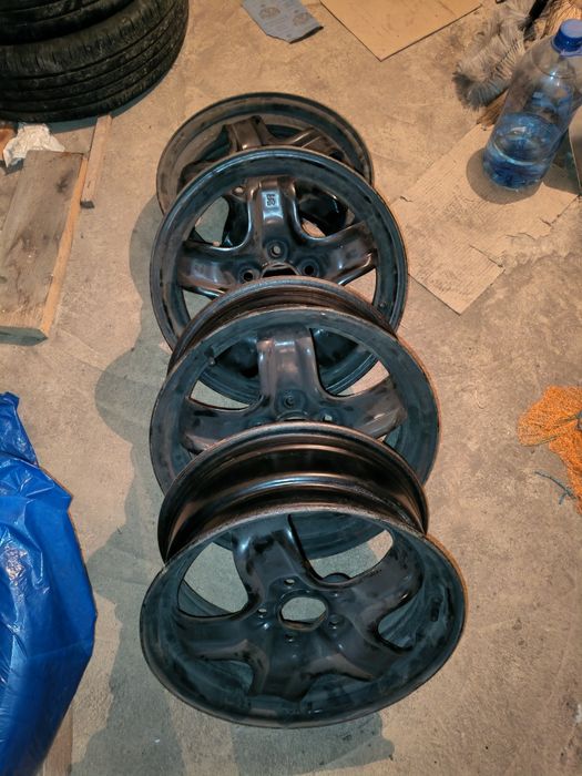 Jante 5 x 114,3 R16, structurate