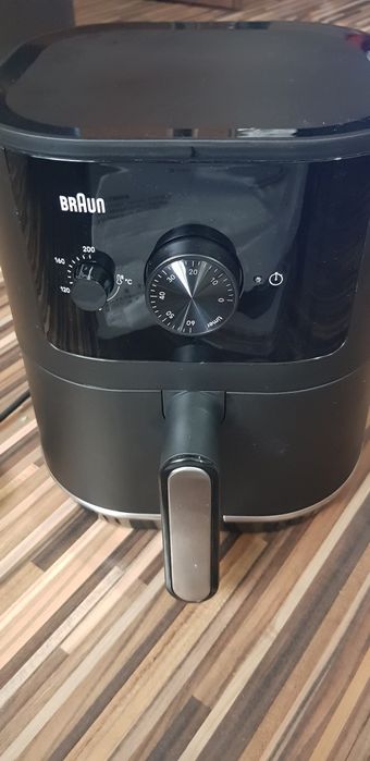 Friteuza cu aer cald Braun