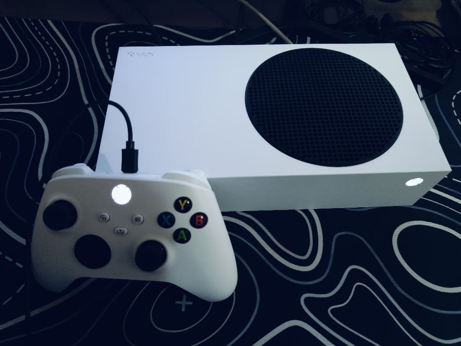 Xbox series s в хорошем состоянии