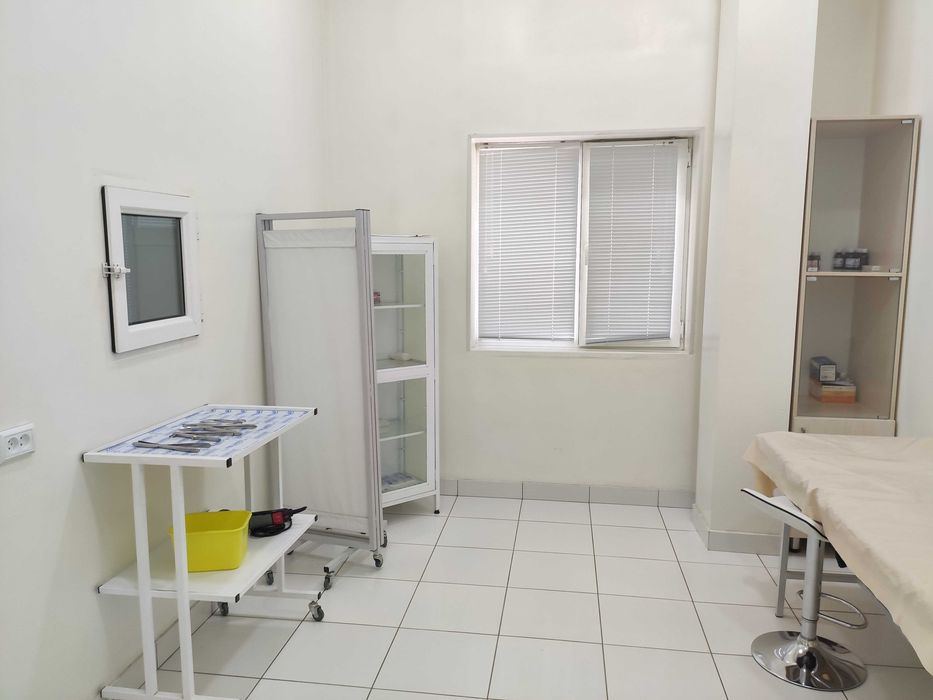 Продам действующая мед.клиника, 10 комнат 145 кв.м..