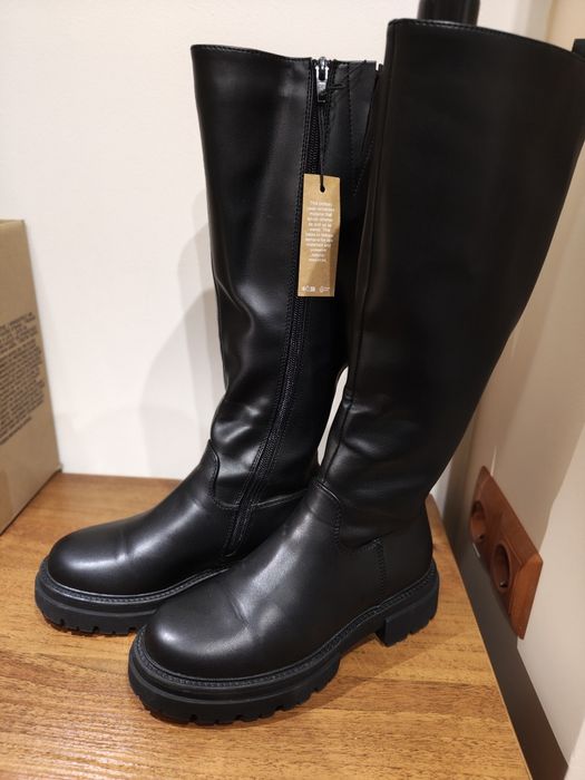 Кожени ботуши нови