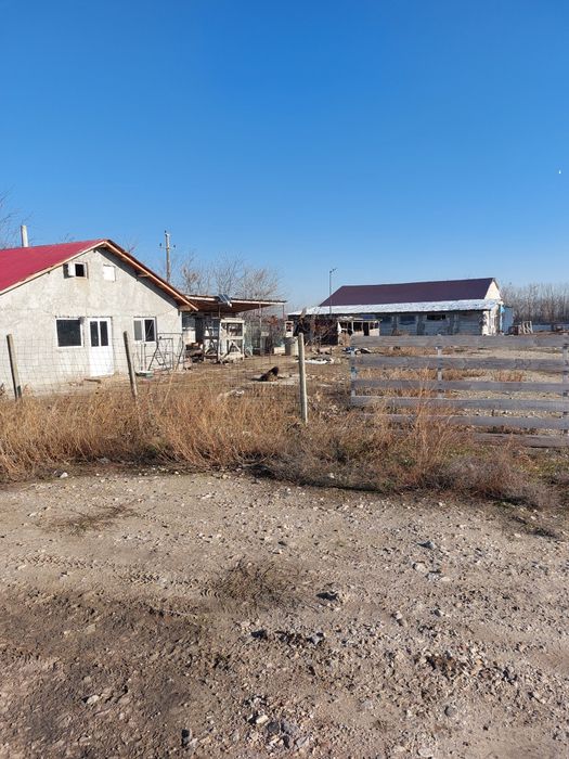 Vând teren intravilan loc.Independenta 2500 mp