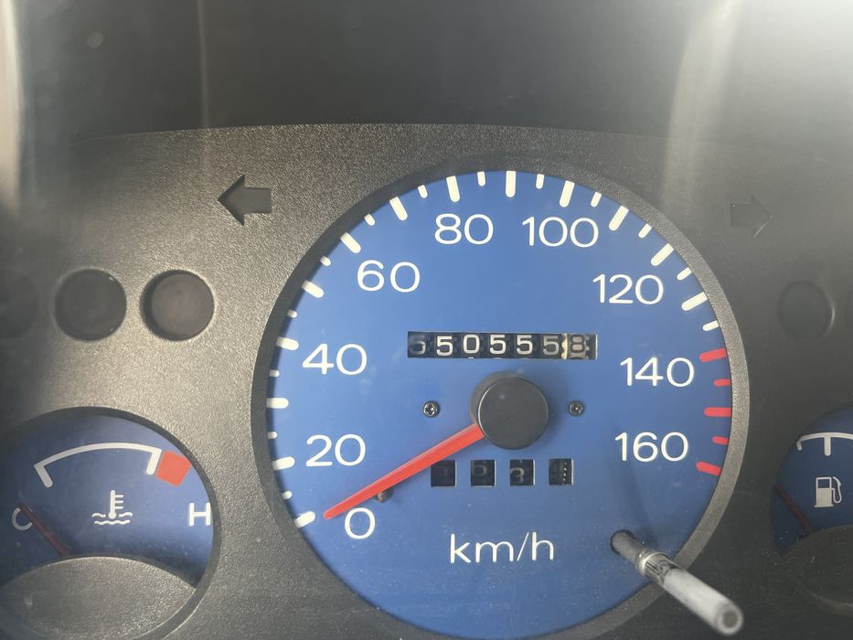 Tico 1998 oq rangda xolati yaxshi xodovoylari motori qilingan yaxshi