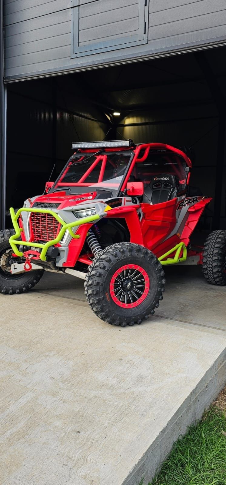 Vând RZR polaris turbo S