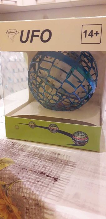 Летяща топка бумеранг LED