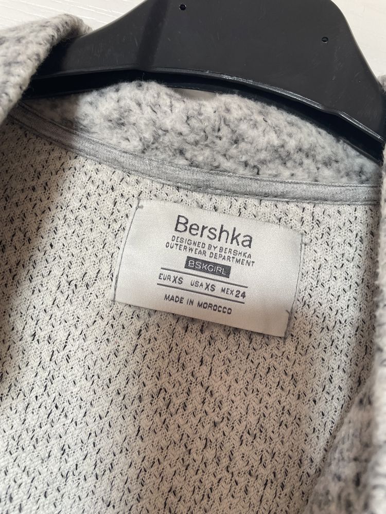 Дамска жилетка BERSHKA