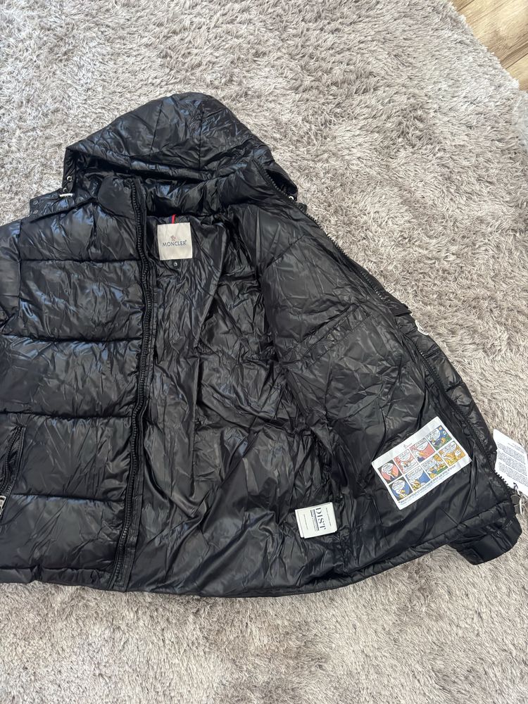 Moncler Maya designer