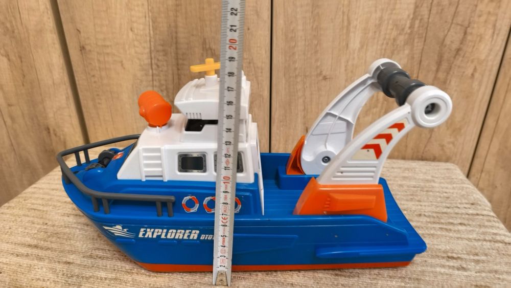 Barca de explorare Dickie cu submarin