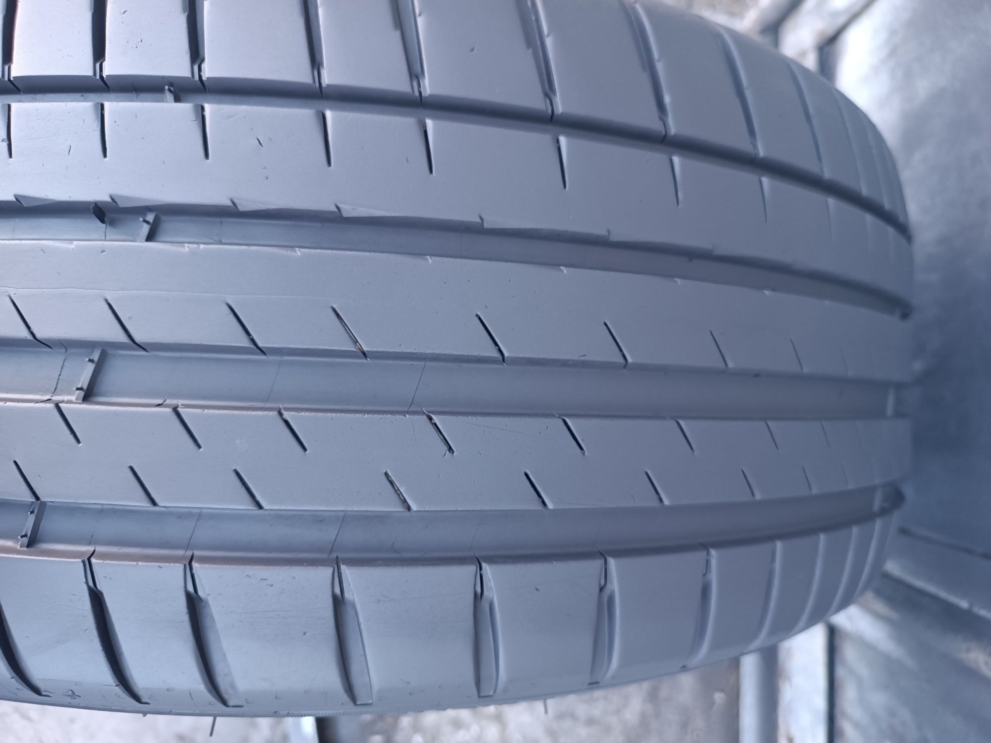 225/45/19 Michelin