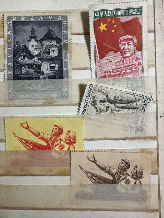 Стари пощенски марки - чуждестранни от средата на 20ти век.