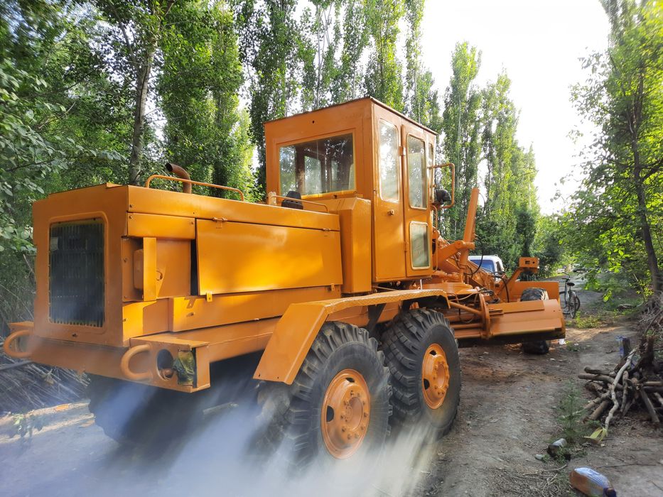 Автогрейдер дз122