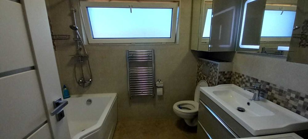 Inchiriez apartament 3 camere