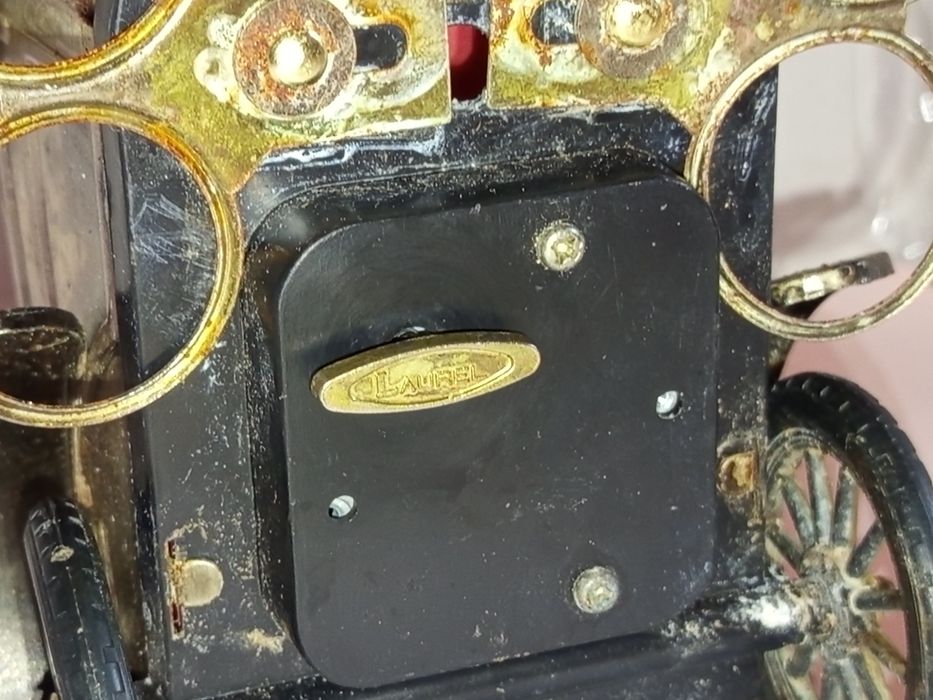 Machetă rară Ford 1918 din metal complet cu muzicuță