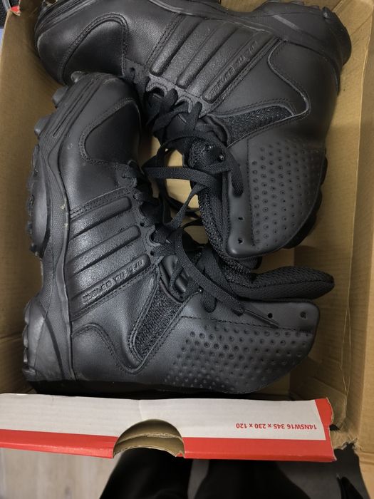 Кубинки Адидас чисто нови!