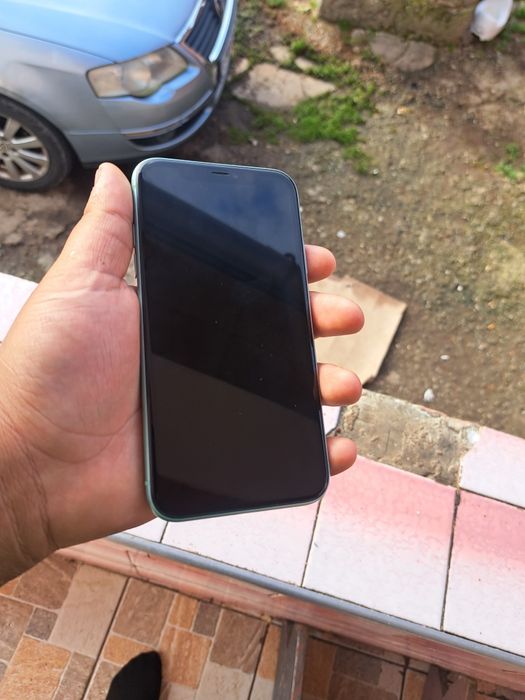 Vand iphone 11 liber de retea