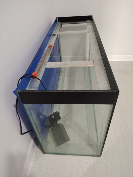 Akvarium 140-150 litr atrofida sotiladi!