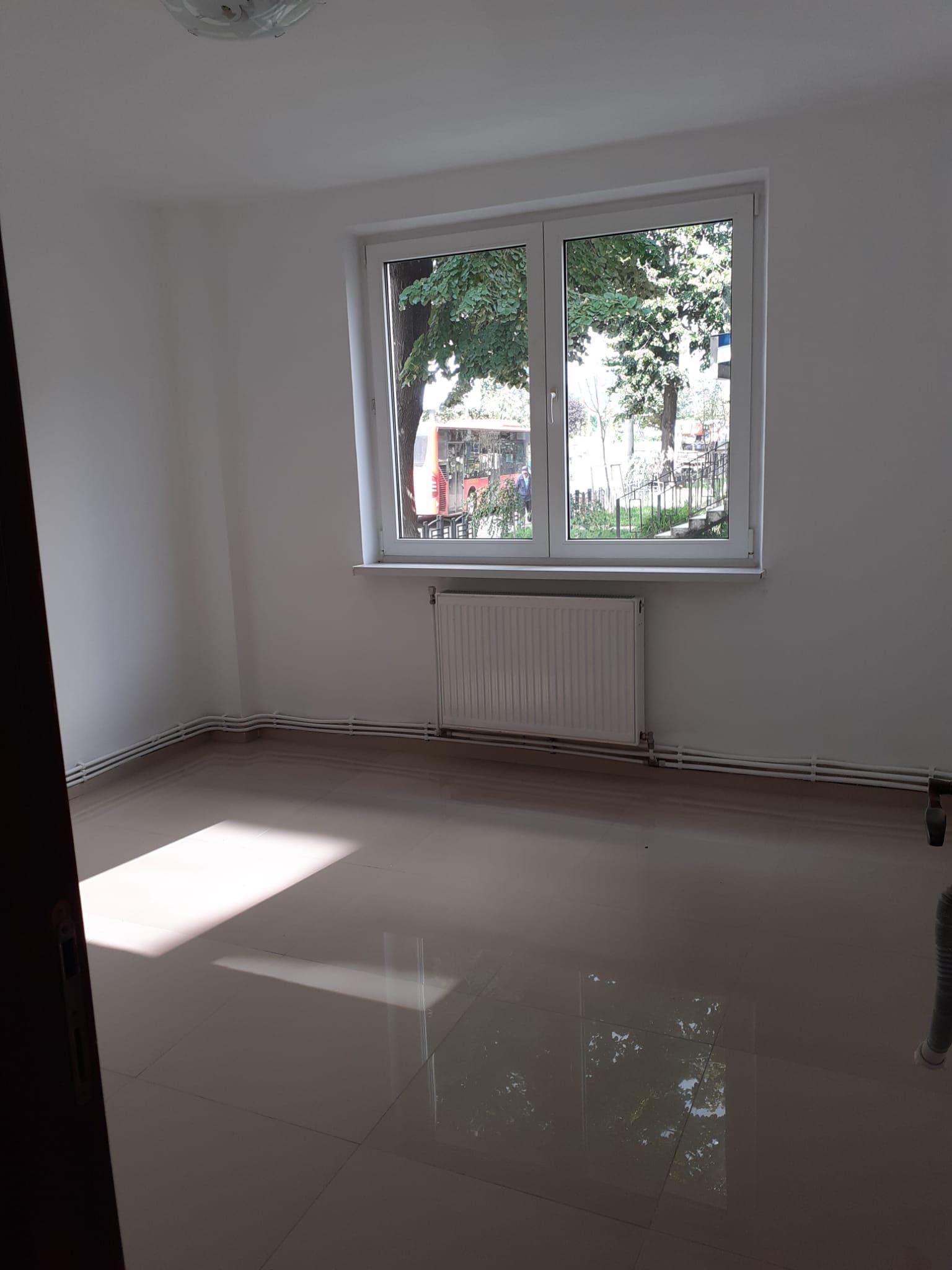 Spațiu comercial de închiriat - 4 camere Piatra Neamț, Piata centrala