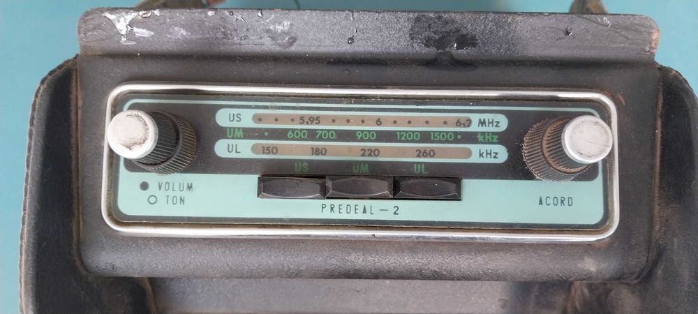Radio Predeal si consola Dacia 1300