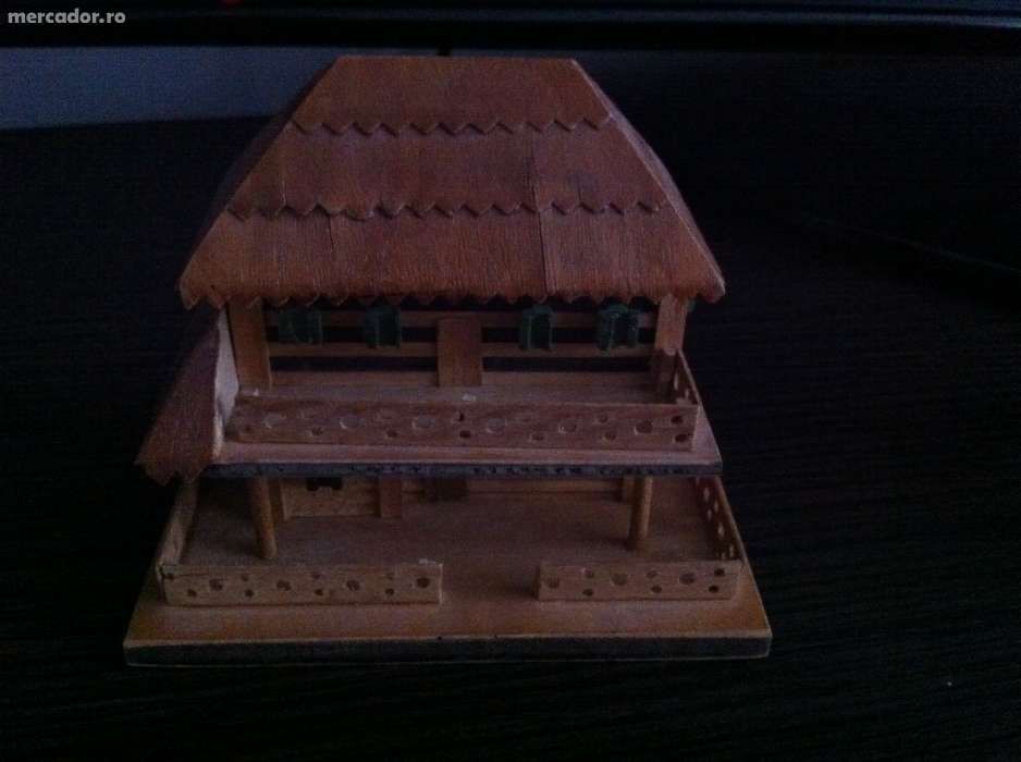 Vand obiecte decorative / de artizanat, casute de lemn