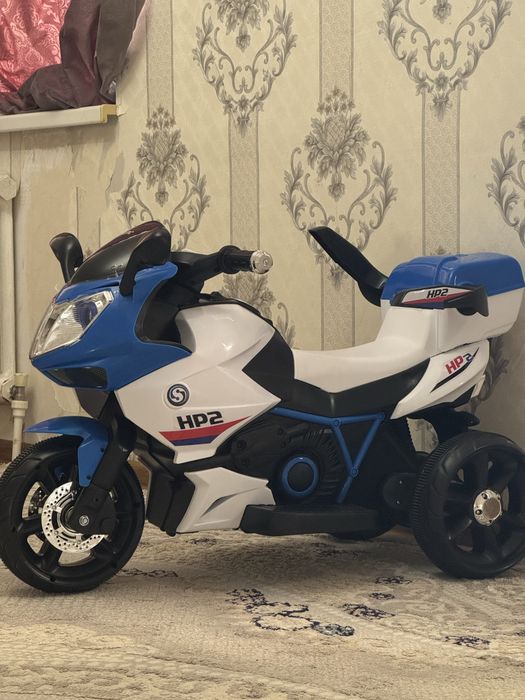 Игрушечный мотоцикл